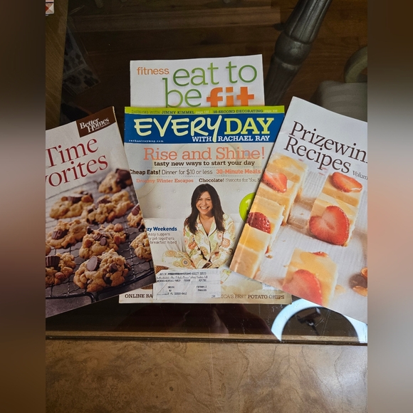 Assorted Recipe Magazine Collection - Picture 1 of 5
